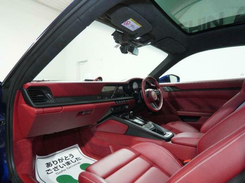 911