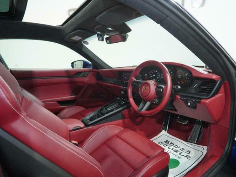 911