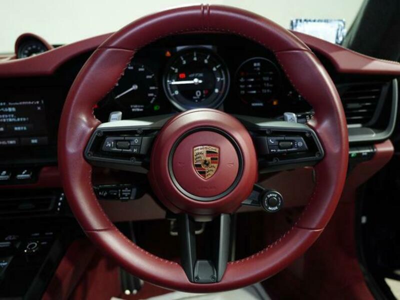 911