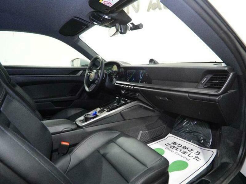 911