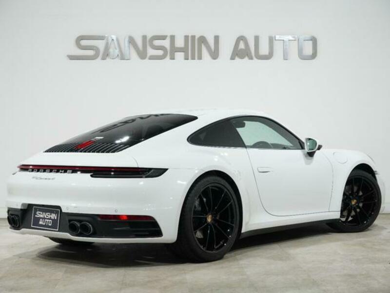 911