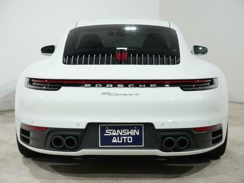 911