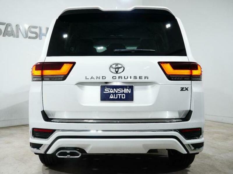 LAND CRUISER