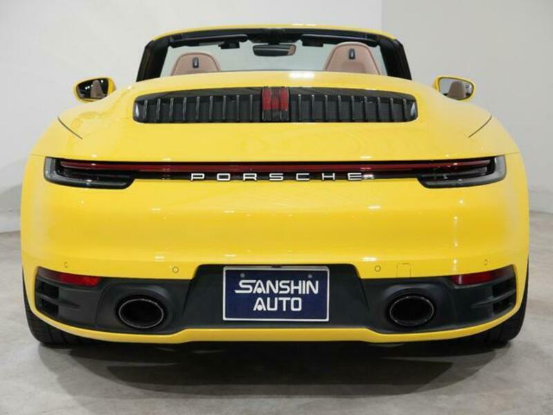 911