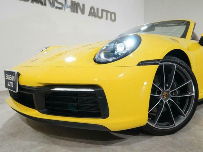 911
