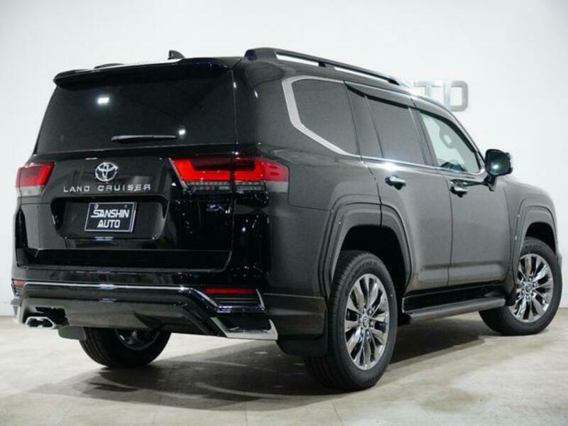 LAND CRUISER