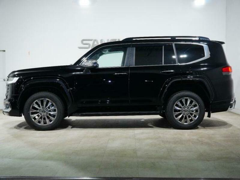 LAND CRUISER