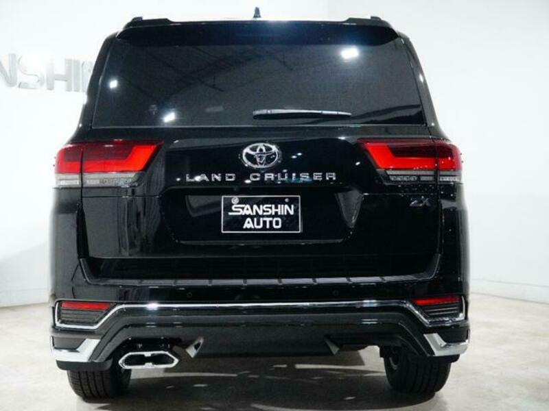 LAND CRUISER