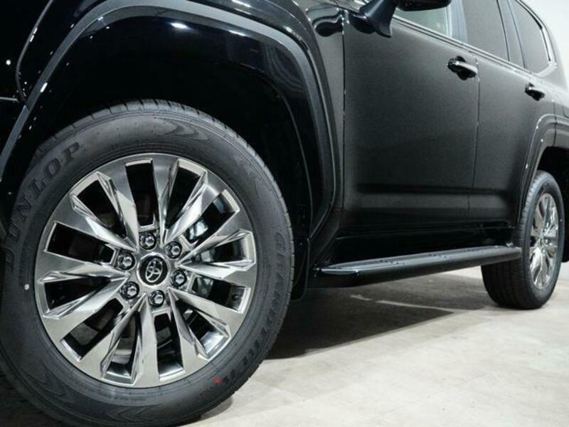 LAND CRUISER