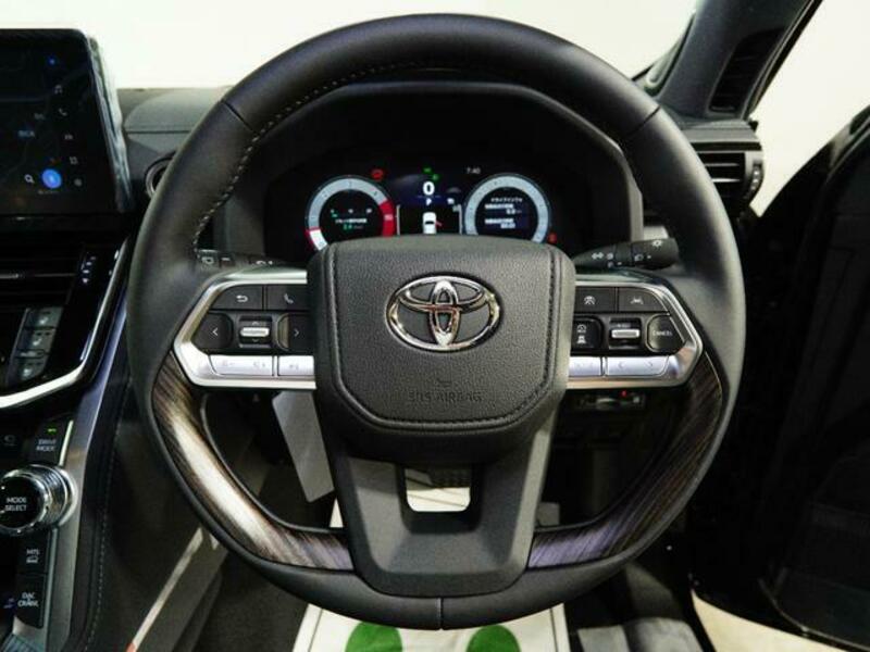 LAND CRUISER