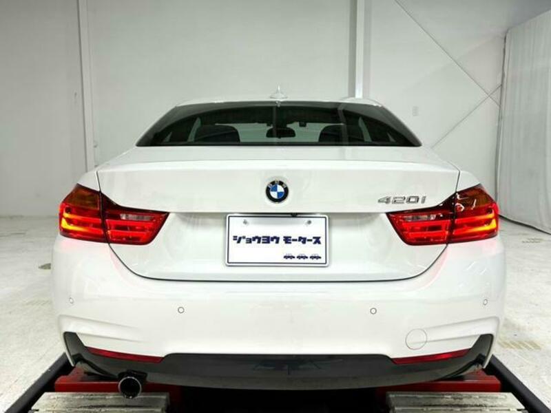 4 SERIES
