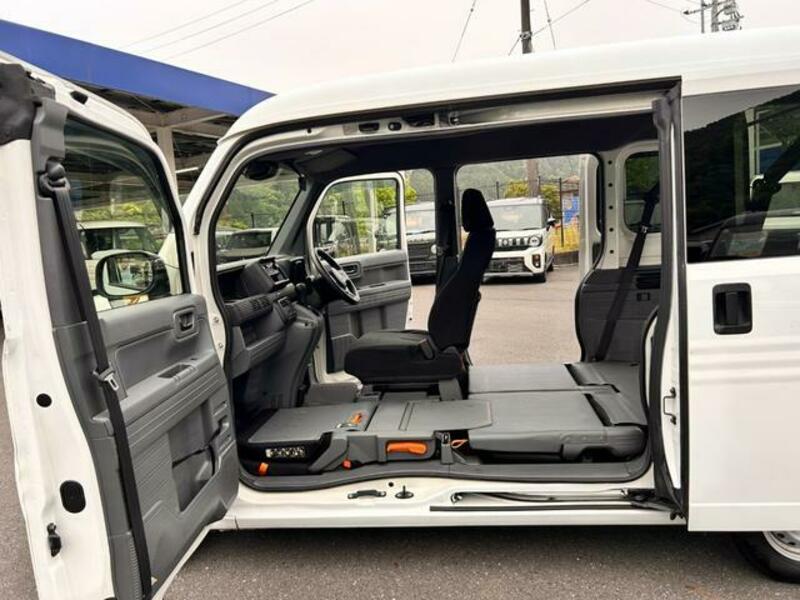 N-VAN