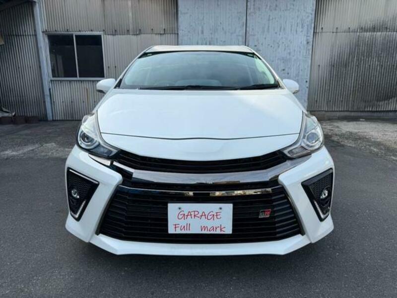 PRIUS ALPHA