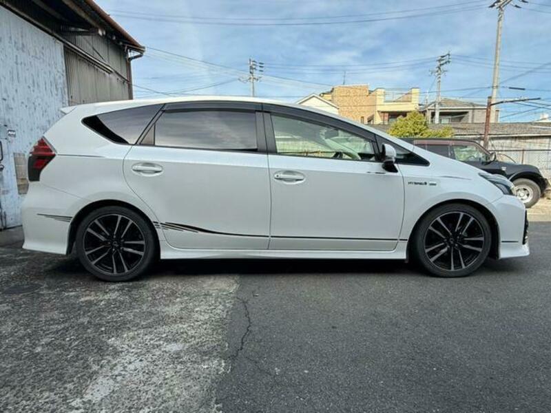 PRIUS ALPHA