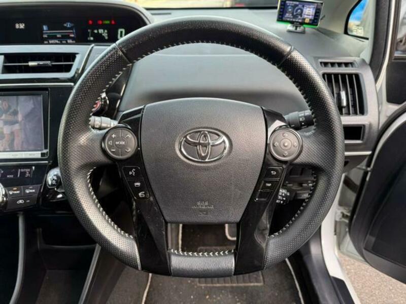 PRIUS ALPHA