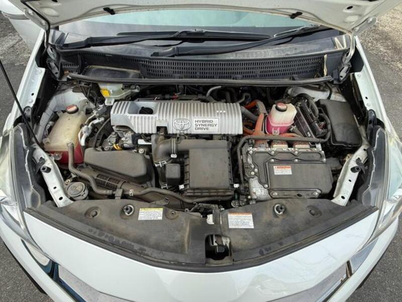 PRIUS ALPHA