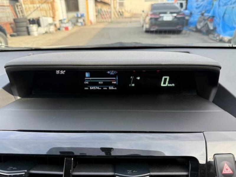 PRIUS ALPHA