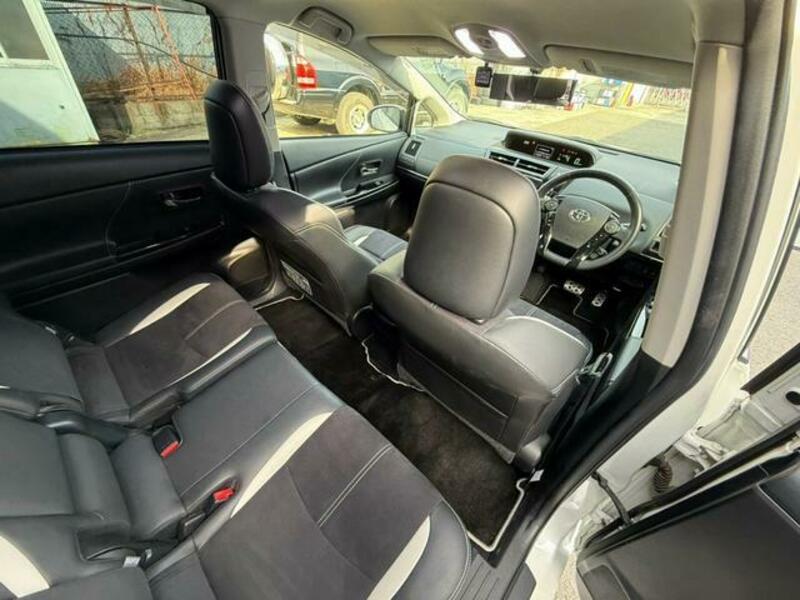 PRIUS ALPHA