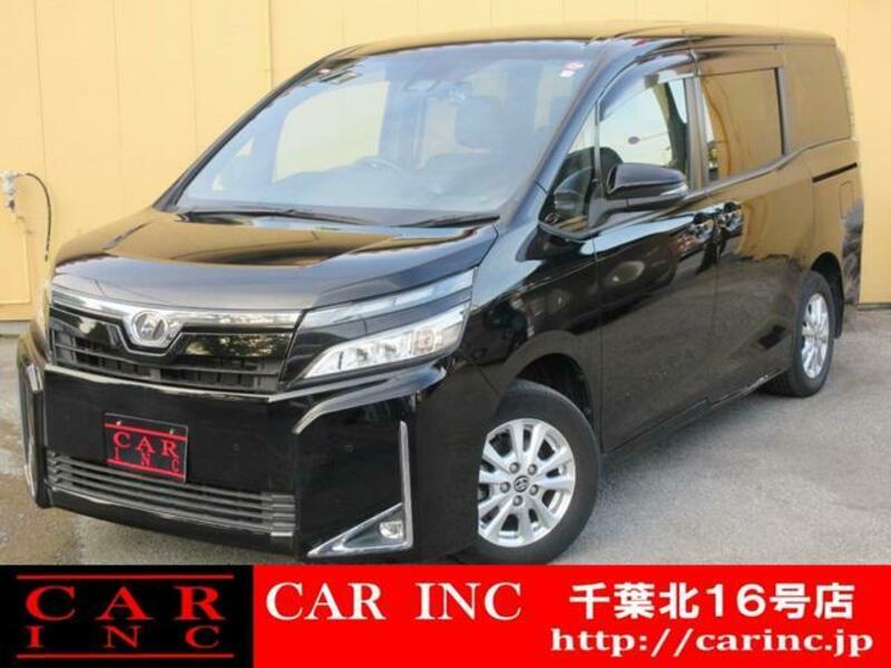 TOYOTA VOXY