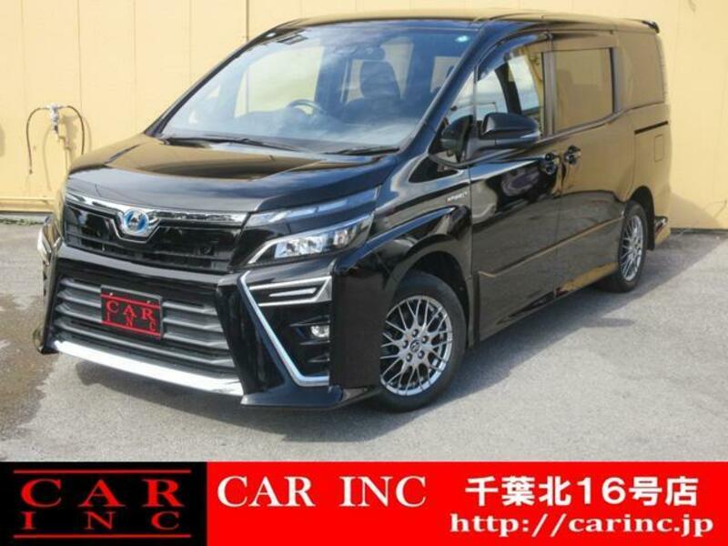 TOYOTA VOXY