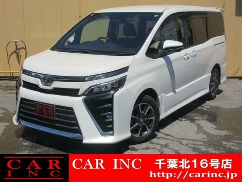 TOYOTA VOXY