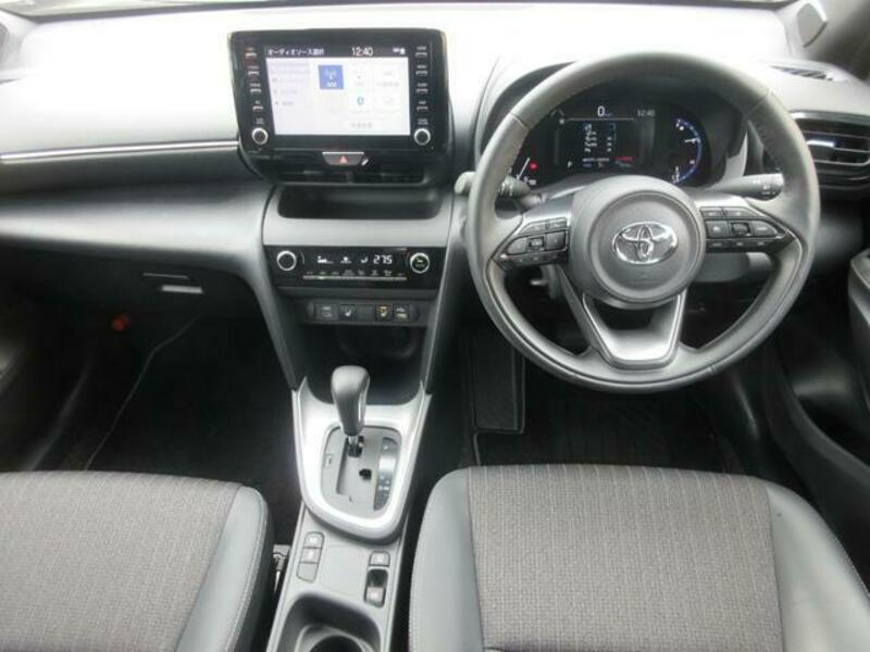 YARIS CROSS
