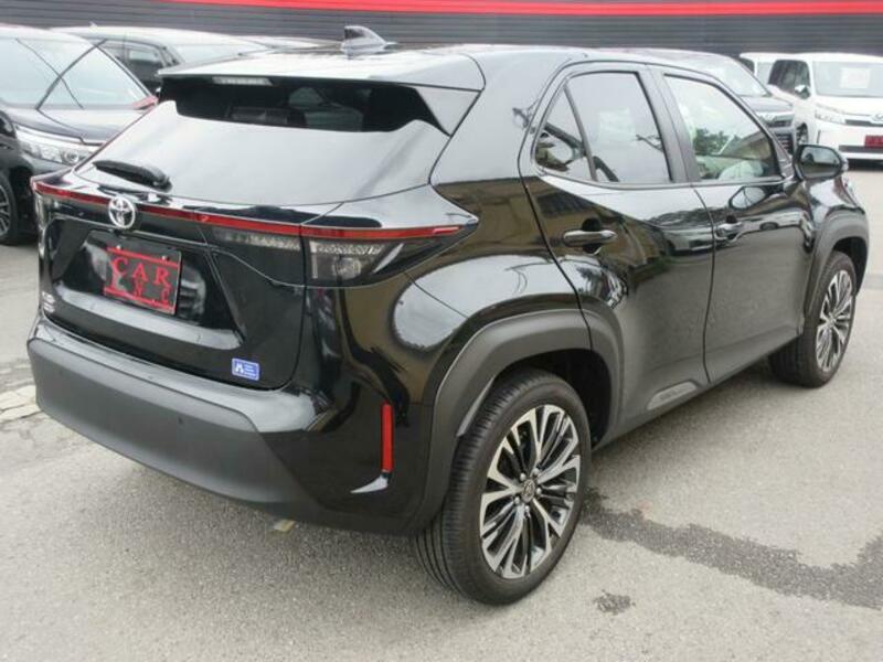 YARIS CROSS