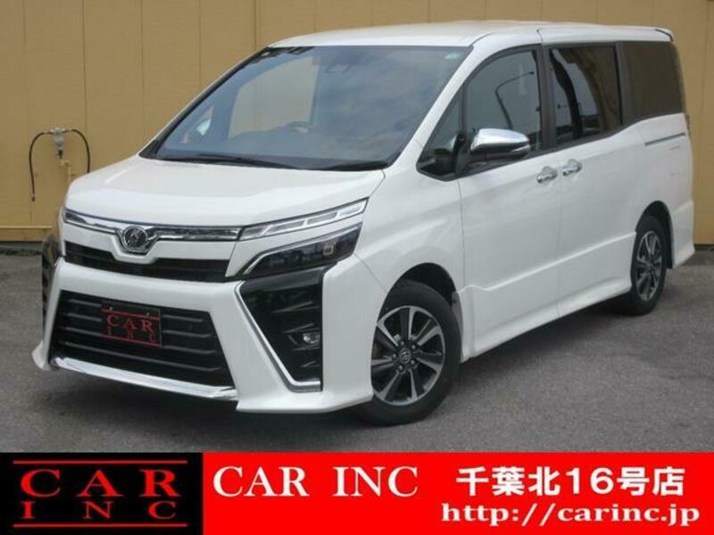 TOYOTA VOXY
