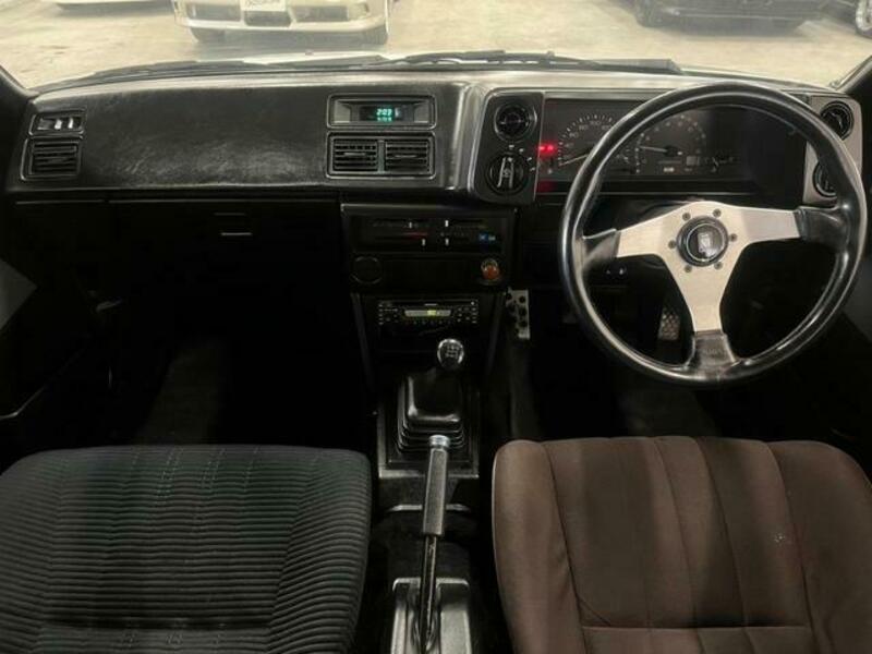 COROLLA LEVIN
