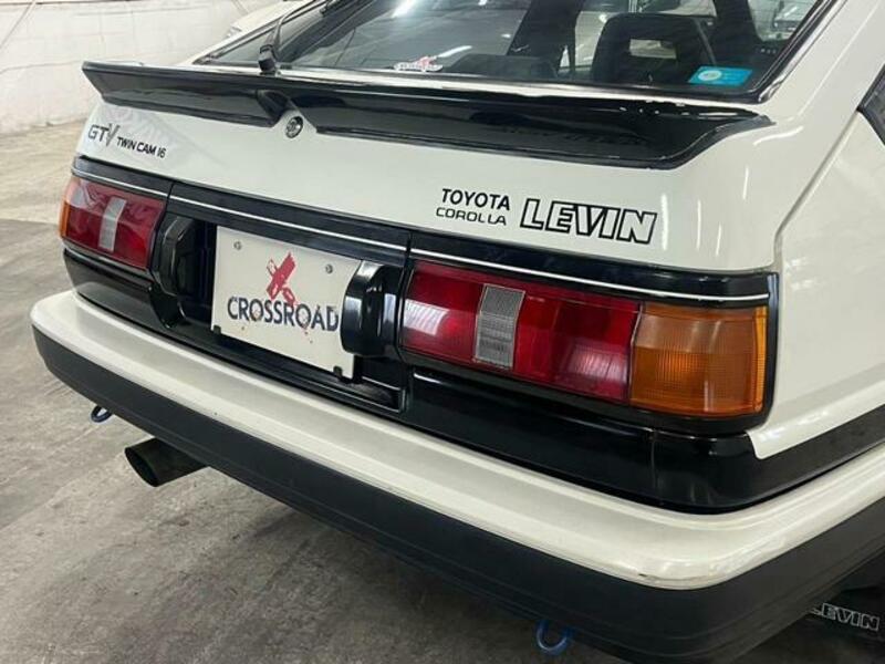COROLLA LEVIN