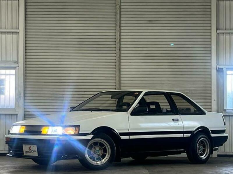 COROLLA LEVIN