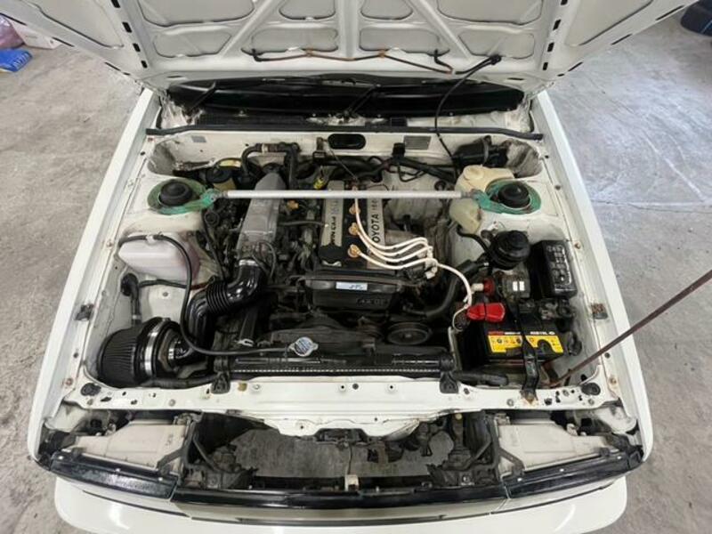 COROLLA LEVIN
