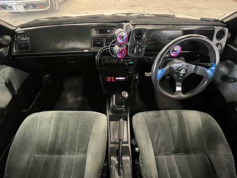 COROLLA LEVIN