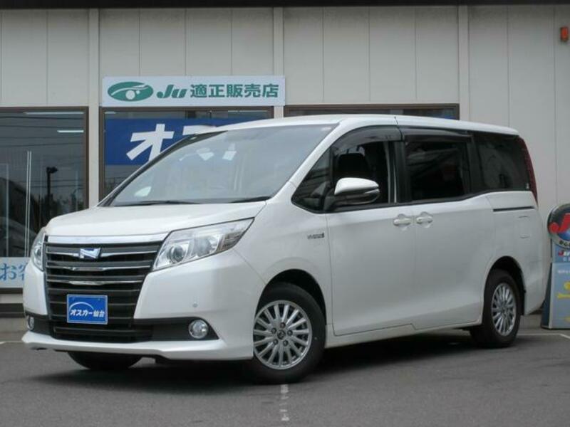 TOYOTA NOAH