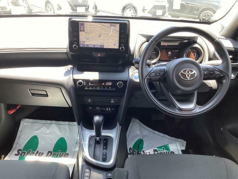 YARIS CROSS
