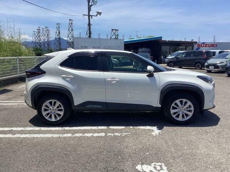 YARIS CROSS