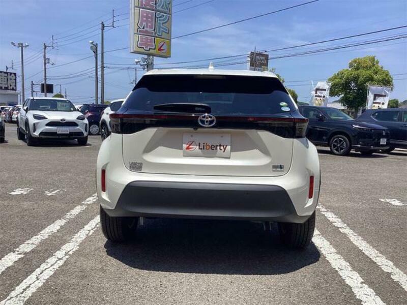 YARIS CROSS