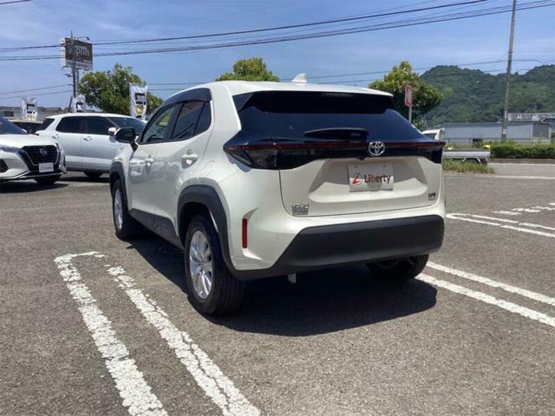 YARIS CROSS