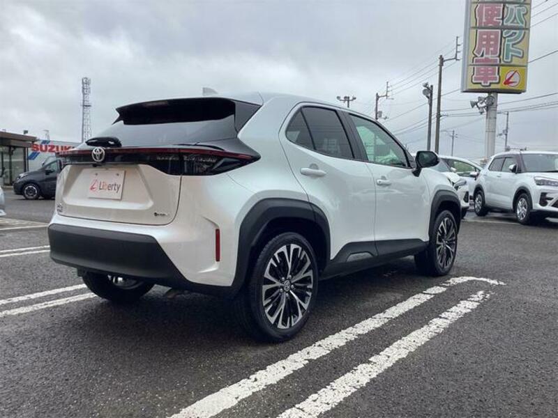 YARIS CROSS