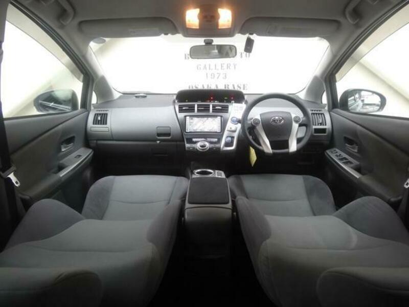 PRIUS ALPHA