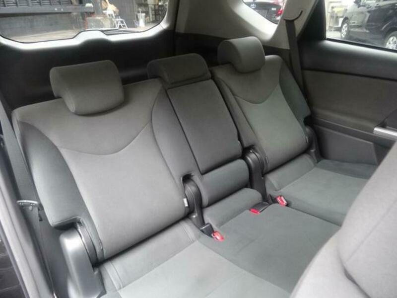 PRIUS ALPHA
