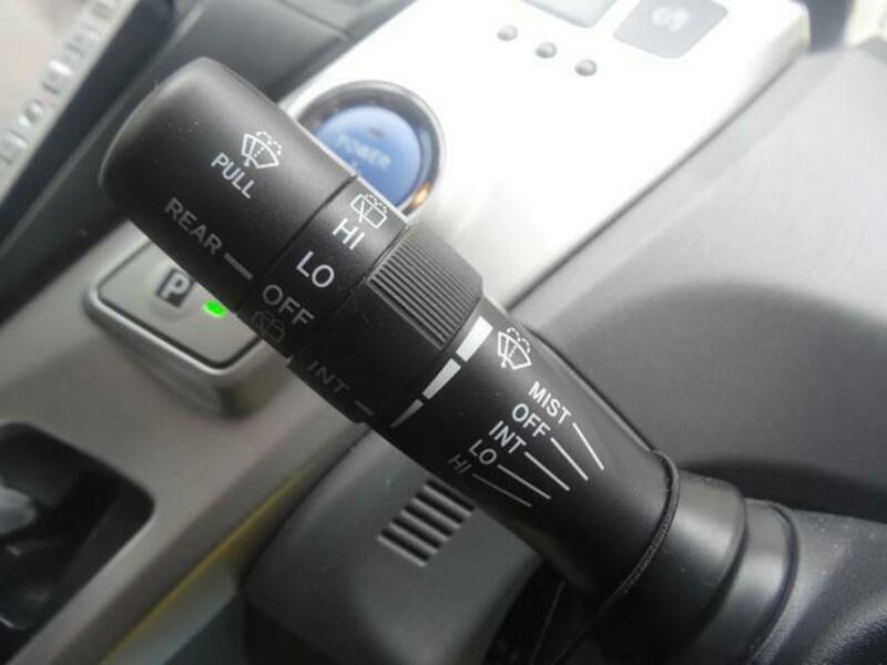 PRIUS ALPHA