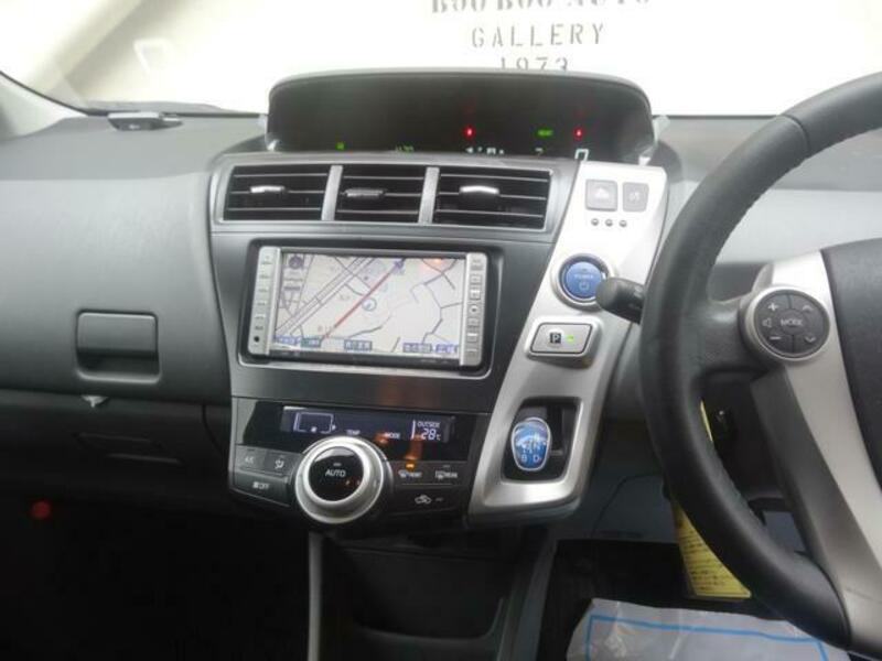 PRIUS ALPHA