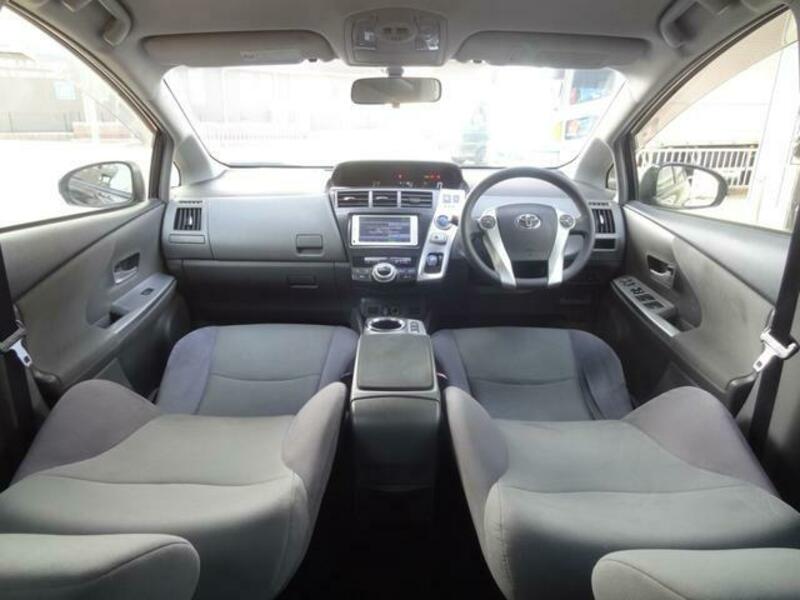 PRIUS ALPHA