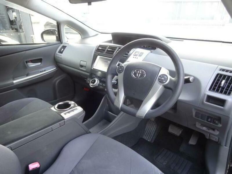 PRIUS ALPHA
