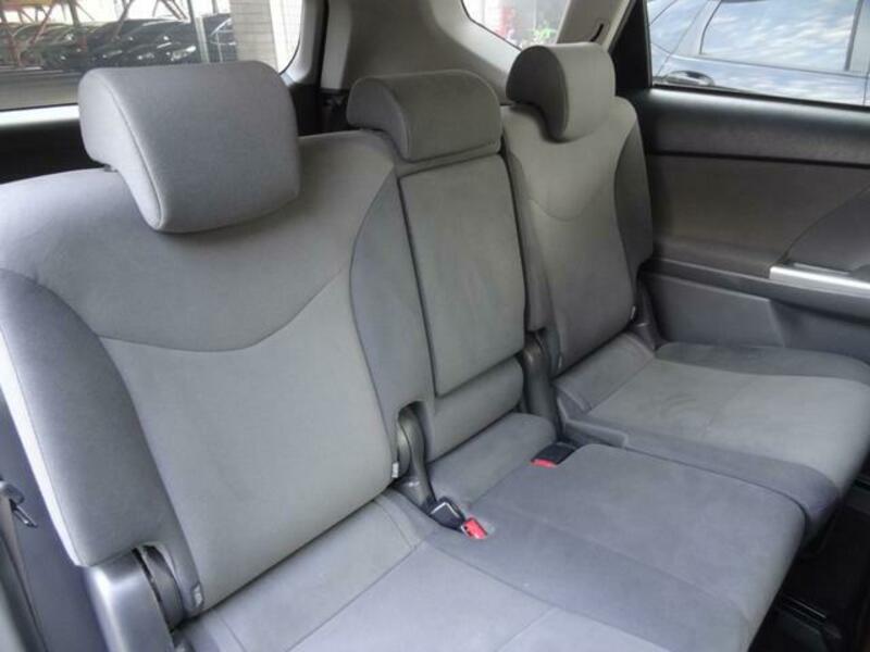 PRIUS ALPHA