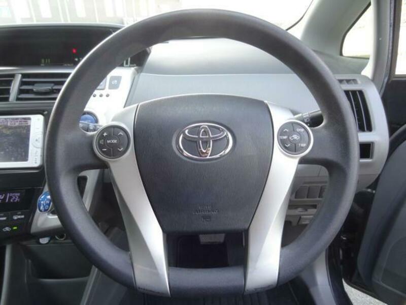PRIUS ALPHA