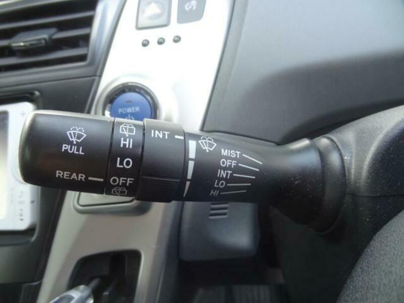 PRIUS ALPHA