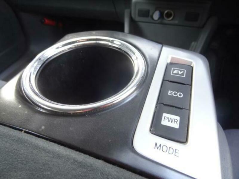 PRIUS ALPHA