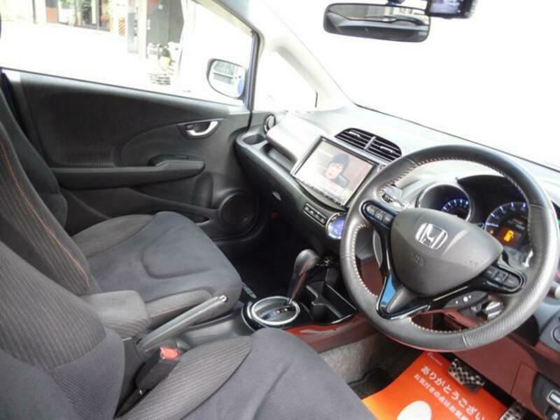 FIT HYBRID